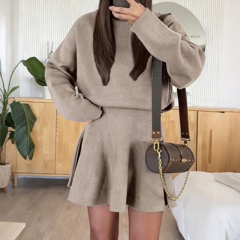 Damesjurk met hoge kraag, A-lijn en tweedelig set