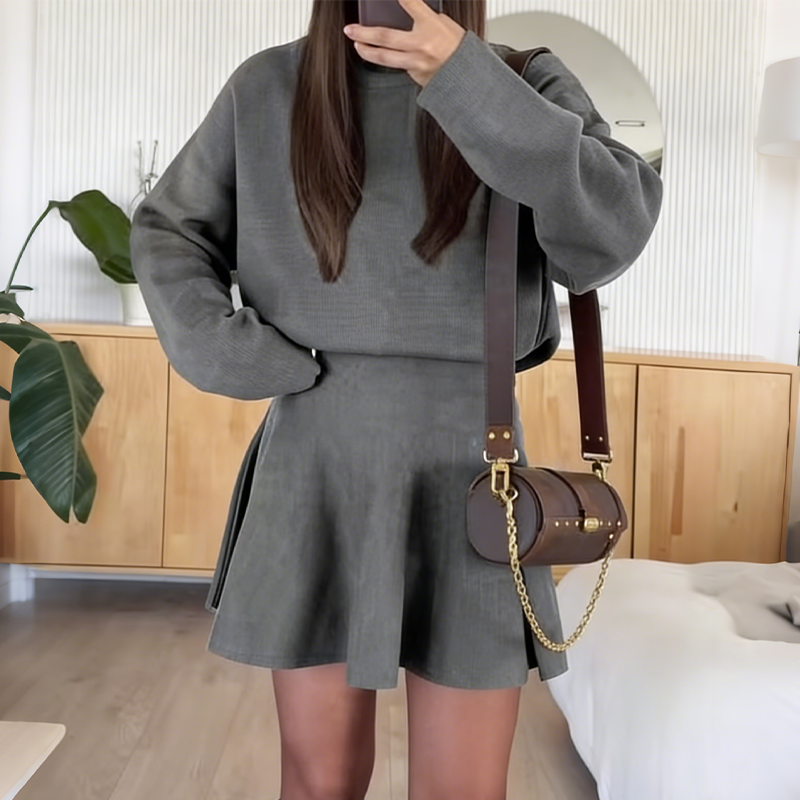 Damesjurk met hoge kraag, A-lijn en tweedelig set