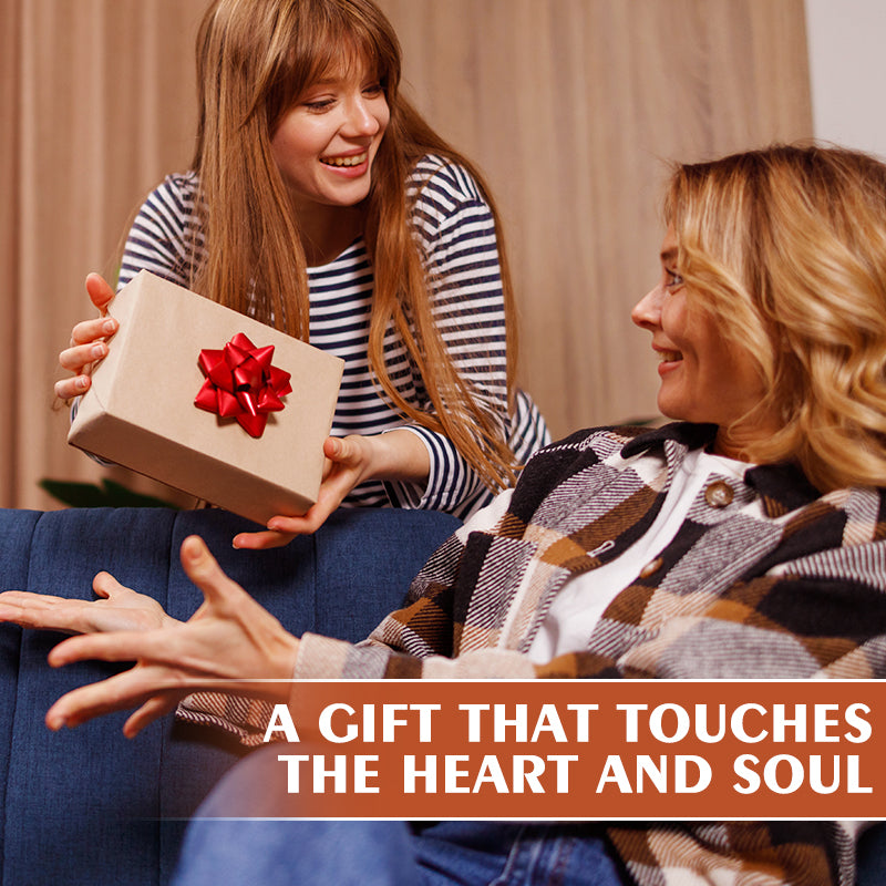 Daily Devotional: A minute in God's presence, a 365-day devotional journal, is the perfect gift for holidays, birthdays, Christmas, and New Year's.