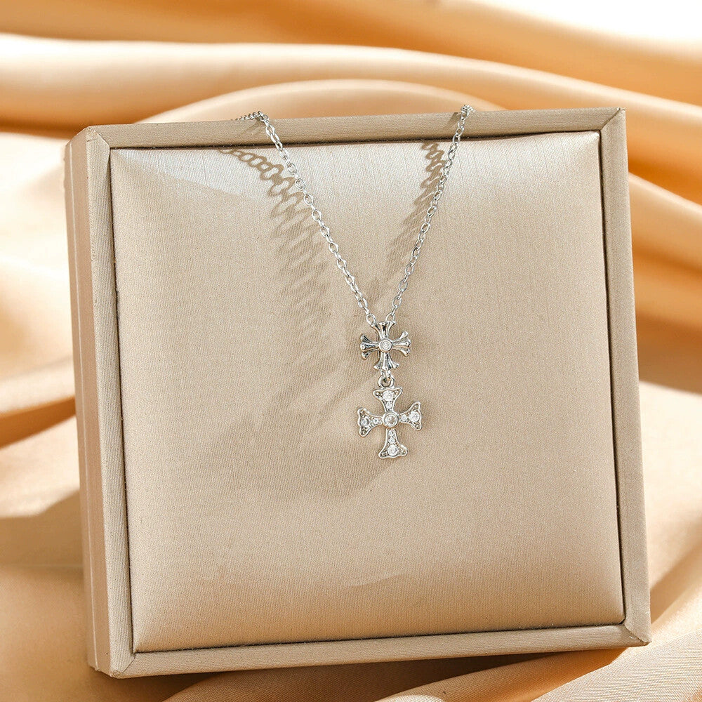 🔥Tijdelijke flash sale✧ Kruisvormige sprankelende ketting | Elegante geometrie met een vleugje licht ✧